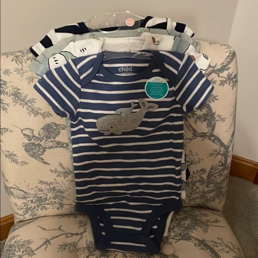 Pack of 4 onesies